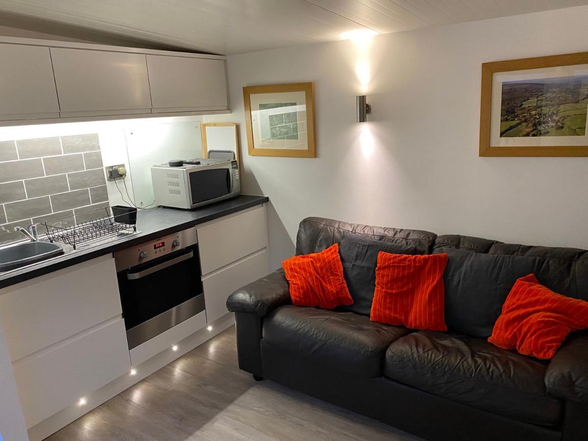 Delightful 1 Bedroom Chalet Throwleigh Exterior foto